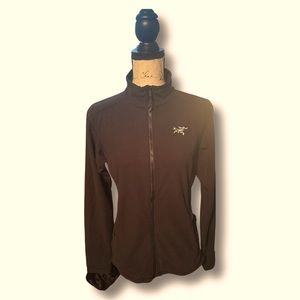 Arc’teryx zip up coat -L
